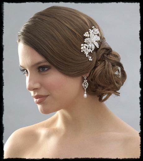 bridal-hairstyles-with-accessories-44_16 Menyasszonyi frizurák kiegészítőkkel