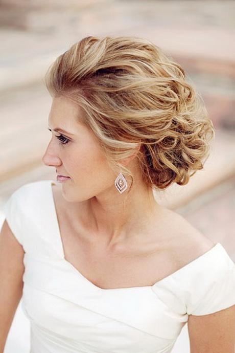hairstyle-for-a-bride-98_4 Frizura a menyasszony számára