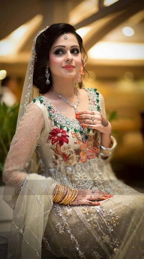 latest-bridal-hairstyles-in-pakistan-72_14 Legújabb menyasszonyi frizurák Pakisztánban