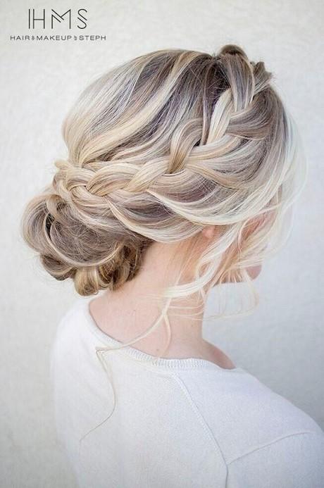 bridal-hair-updo-90_18 Menyasszonyi haj frizura