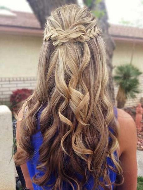 bridesmaid-hair-dos-83_20 Koszorúslány haj dos