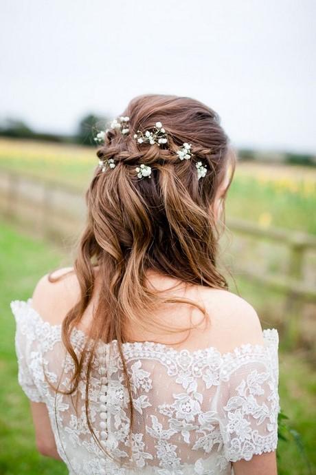 country-style-wedding-hairstyles-45_14 Ország stílusú esküvői frizurák