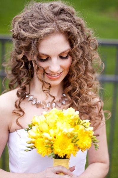 curly-hairstyles-for-a-wedding-93_5 Göndör frizurák esküvőre