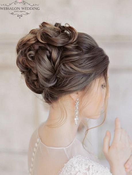 elegant-hairstyles-for-brides-66_10 Elegáns frizurák menyasszonyok számára