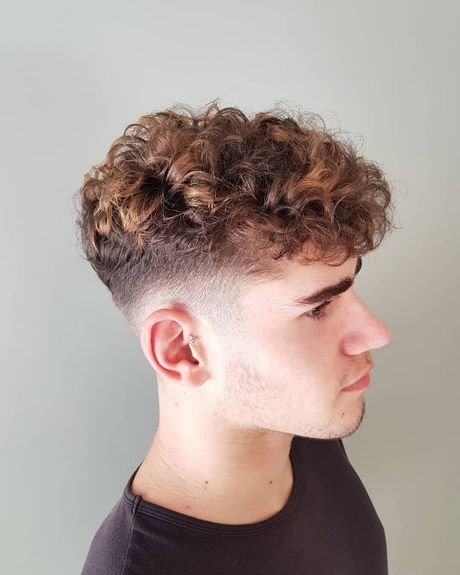best-haircuts-for-curly-hair-2021-39_4 A legjobb hajvágás a göndör hajra 2021