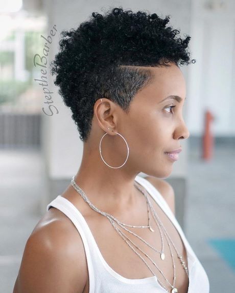 latest-short-hairstyles-for-black-ladies-2021-16 Legújabb rövid frizurák fekete hölgyek számára 2021