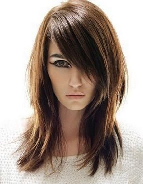 medium-layered-hairstyles-2021-48_16 Közepes rétegű frizurák 2021