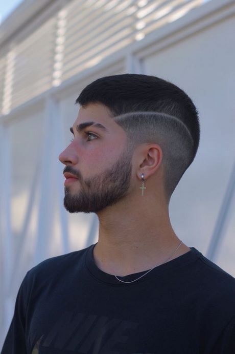 men-hairstyles-of-2021-15_12 Férfi frizurák 2021