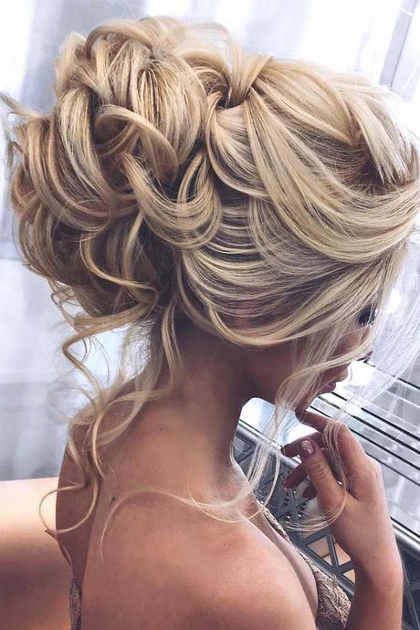 prom-hairstyles-updos-2021-63 Prom frizurák updos 2021
