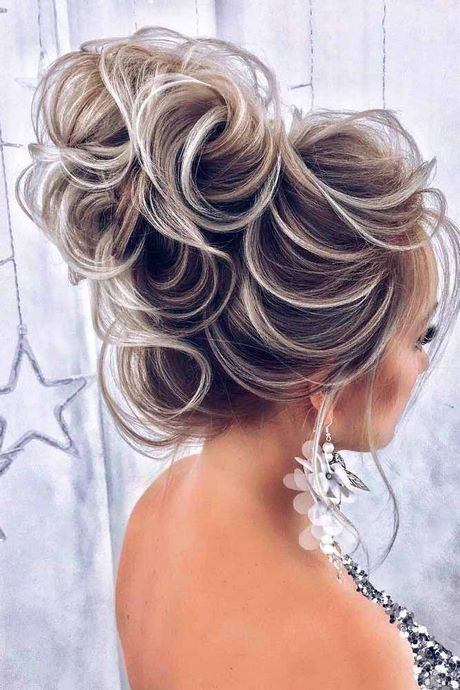 prom-hairstyles-updos-2021-63_14 Prom frizurák updos 2021