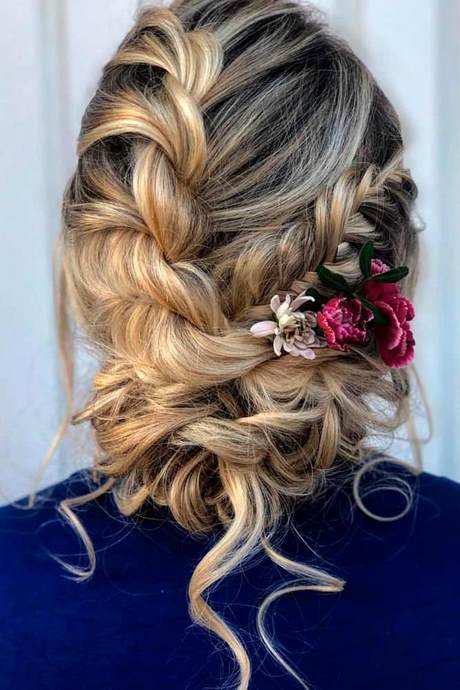 prom-updos-for-long-hair-2021-49 Prom updos hosszú hajra 2021