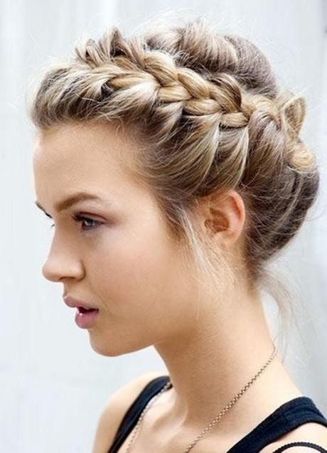 cute-and-easy-braided-hairstyles-37_6 Aranyos, könnyen fonott frizurák