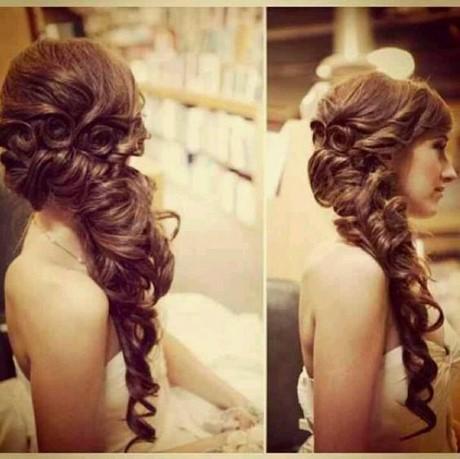 cute-easy-braided-hairstyles-for-long-hair-26_9 Aranyos könnyű fonott frizurák hosszú hajra