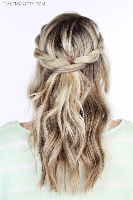 easy-cute-braided-hairstyles-75_15 Könnyű Aranyos fonott frizurák