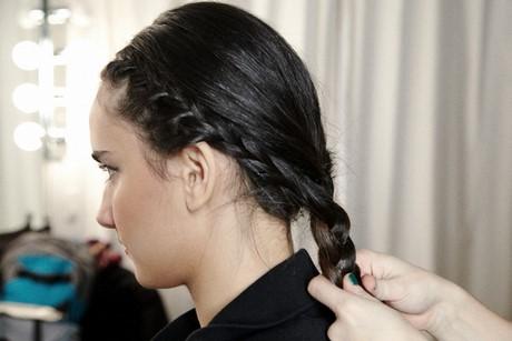 making-braids-in-hair-55_14 Zsinór készítése a hajban