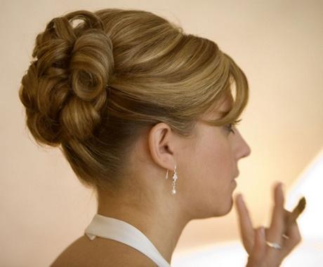 easy-wedding-updos-for-medium-hair-65_6 Könnyű esküvői frizurák közepes hajra