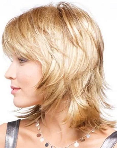 medium-length-hair-with-short-layers-71_3 Közepes hosszúságú haj rövid rétegekkel