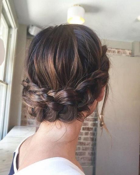 simple-bridal-hairstyle-14_20 Egyszerű menyasszonyi frizura