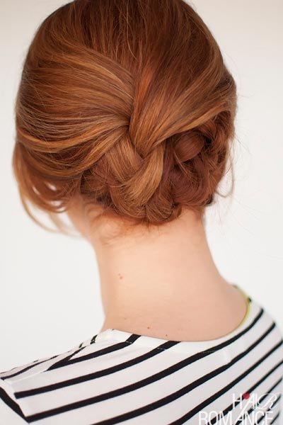 easy-wedding-updos-for-medium-length-hair-50_7 Könnyű esküvői frizurák közepes hosszúságú hajhoz