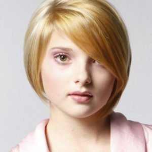 medium-cut-hairstyles-for-round-faces-12_18 Közepes vágott frizurák kerek arcokhoz