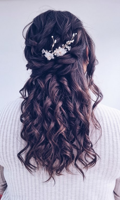2023-bridal-hairstyle-17_17 2023 menyasszonyi frizura