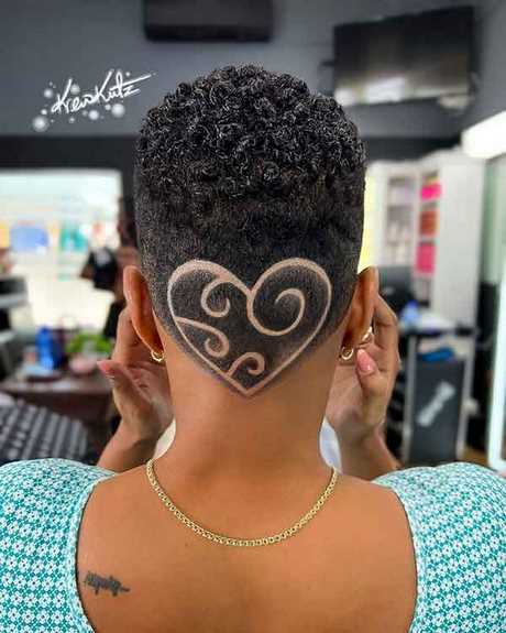 2023-short-hairstyles-for-black-ladies-06 2023 rövid frizurák Fekete hölgyeknek