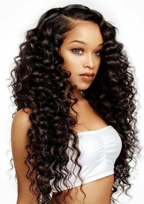 black-curly-weave-hairstyles-2023-52 Fekete göndör szövés frizurák 2023