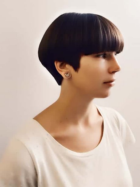short-haircuts-with-bangs-2023-29_8 Rövid hajvágás frufru 2023