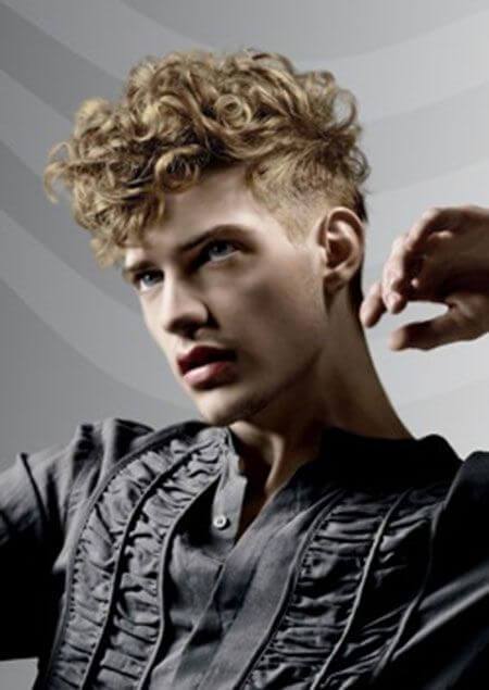 2022-curly-hairstyles-96_12 2022 göndör frizurák