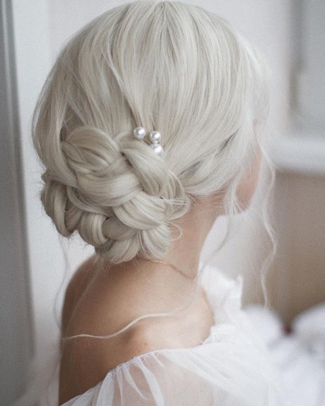 hairstyle-for-bride-2022-88_10 Frizura a menyasszony számára 2022