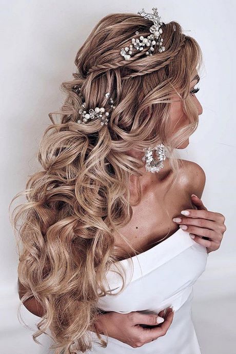 hairstyle-for-bride-2022-88_6 Frizura a menyasszony számára 2022