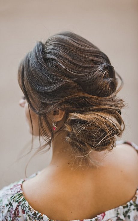 hairstyles-for-brides-2022-66_12 Frizurák menyasszonyok számára 2022