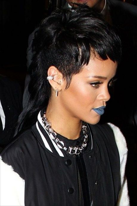 rihanna-short-hairstyles-2022-75_9 Rihanna rövid frizurák 2022