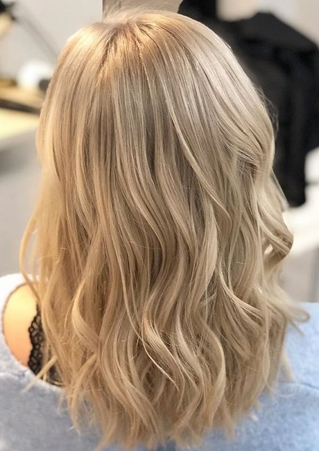 long-blonde-hair-2020-07_17 2020 hosszú szőke haj
