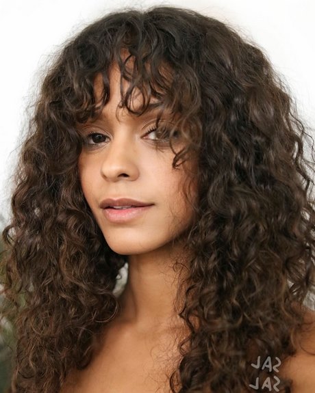 natural-curly-hairstyles-2020-99_12 Természetes göndör frizurák 2020