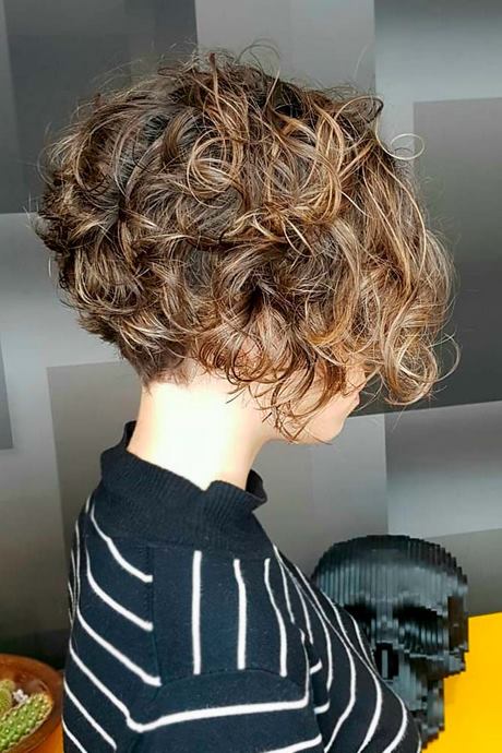 new-short-curly-hairstyles-2020-01_19 Új rövid göndör frizurák 2020