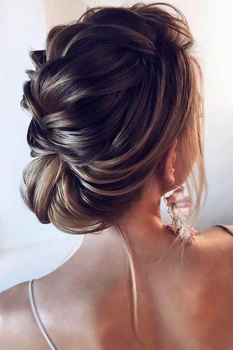 prom-hairstyles-updos-2020-41_13 Prom frizurák updos 2020