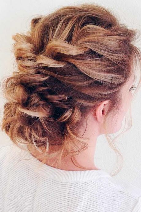 prom-updos-for-long-hair-2020-87_10 Prom updos hosszú hajra 2020