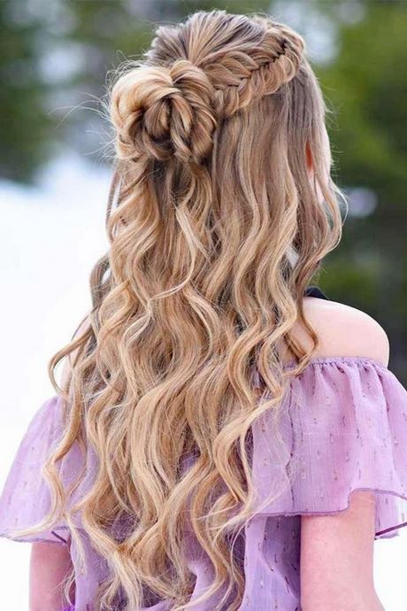 cute-prom-hairstyles-for-long-hair-2021-01_2 Aranyos prom frizurák hosszú hajra 2021