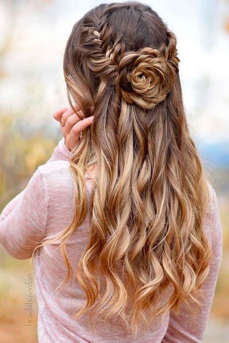 cute-prom-hairstyles-for-long-hair-2021-01_5 Aranyos prom frizurák hosszú hajra 2021
