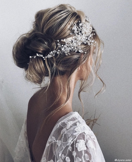 hairstyles-for-brides-2021-29_16 Frizurák menyasszony 2021