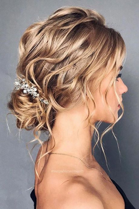 hairstyles-for-brides-2021-29_5 Frizurák menyasszony 2021