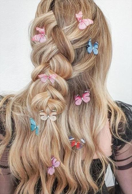 prom-hairstyles-for-2021-39_17 Prom frizurák 2021-re