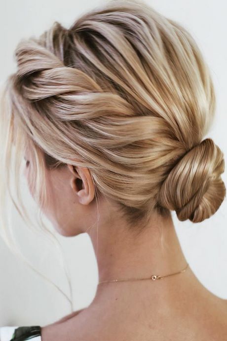 prom-hairstyles-for-2021-39_9 Prom frizurák 2021-re