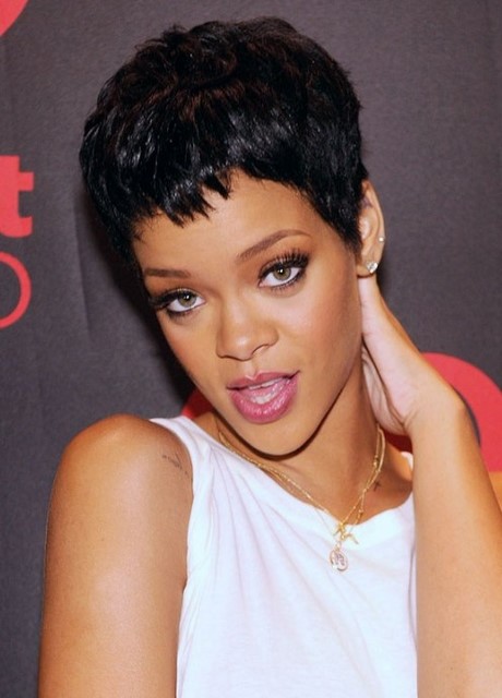 rihanna-short-hair-styles-2021-70_13 Rihanna rövid frizurák 2021