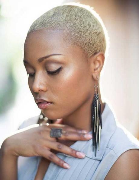 short-blonde-haircuts-for-black-women-90_17 Rövid szőke hajvágás fekete nők számára
