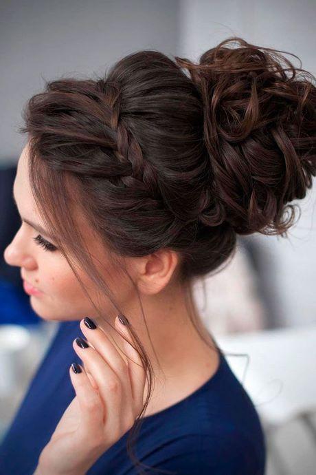 beautiful-bridesmaid-hairstyles-53_14 Gyönyörű koszorúslány frizurák