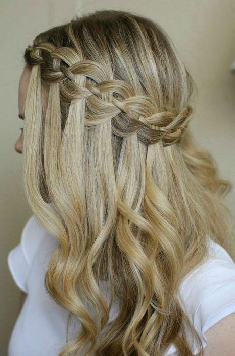 beautiful-bridesmaid-hairstyles-53_4 Gyönyörű koszorúslány frizurák