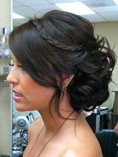 bridesmaid-pin-up-hairstyles-47_18 Koszorúslány pin up frizurák
