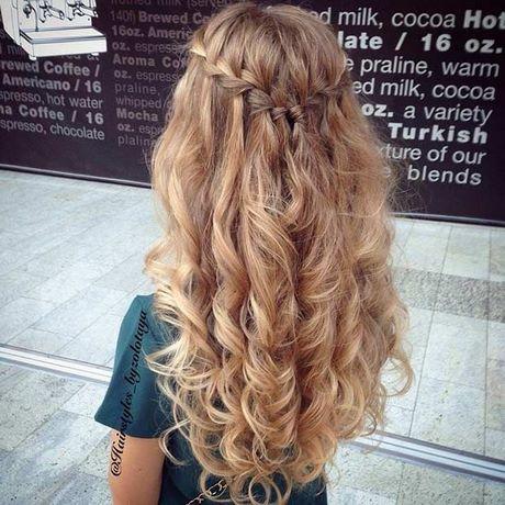 curls-for-long-hair-prom-80_18 Fürtök hosszú haj prom